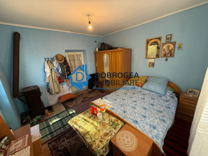 Caslita - teren 513 mp, pomi fructiferi, casa 2 camere