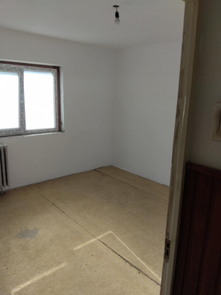 SPITALULUI- 2 CAMERE DECOMANDAT ,SUPRAFATA 54 mp
