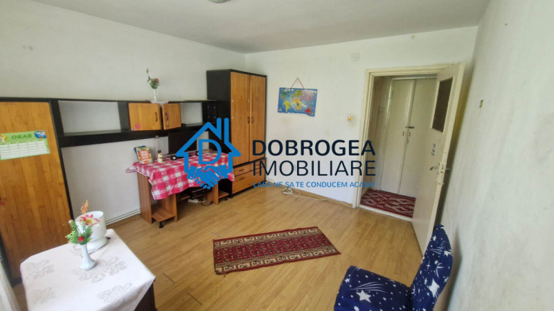 APARTAMENT 3 CAMERE DECOMANDAT , ETAJ 2, CENTRALA GAZ
