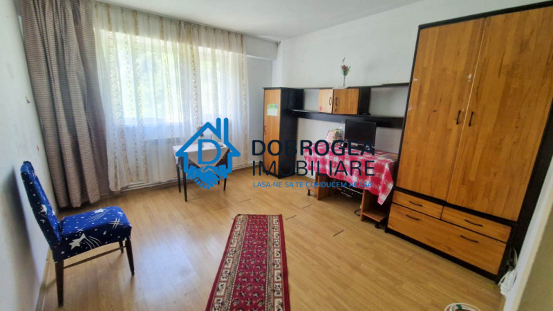 APARTAMENT 3 CAMERE DECOMANDAT , ETAJ 2, CENTRALA GAZ