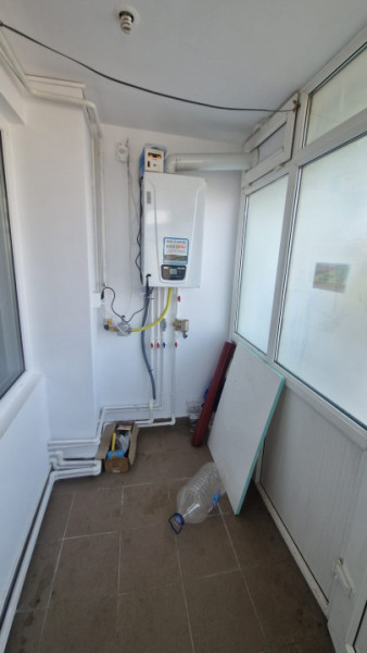 CENTRAL-  3 CAMERE , 6 PATURI  ,PARTER
