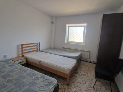 CENTRAL-  3 CAMERE , 6 PATURI  ,PARTER