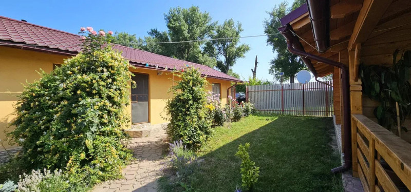HORIA - 3 CAMERE ,SUPRAFATA 100 MP,TEREN 3000 MP CU DESCHIDERE LA LAC