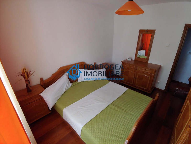 E3- 3 camere, decomandat, etaj 2, boxa intabulata