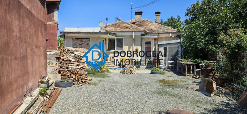  ZONA CENTRALA - CASA 3 CAMERE, TEREN 360 MP