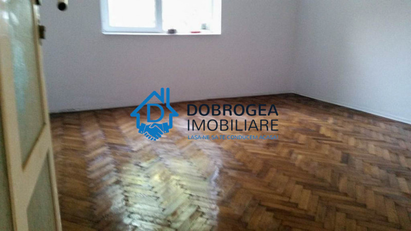  ZONA CENTRALA - CASA 3 CAMERE, TEREN 360 MP