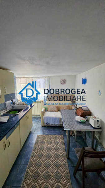 SOMOVA- CASA 4 CAMERE ,SUPRAFATA 98 MP, TEREN 1400 MP