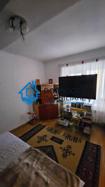 SOMOVA- CASA 4 CAMERE ,SUPRAFATA 98 MP, TEREN 1400 MP
