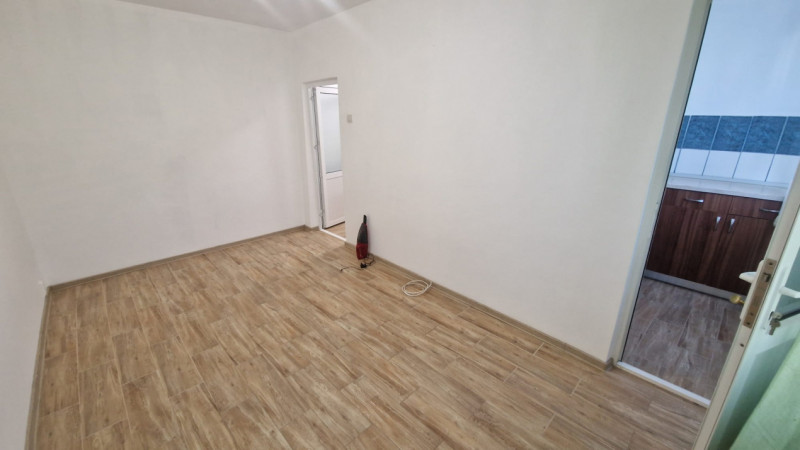 ZONA 23 AUGUST-APARTAMENT 3 CAMERE , SUPRAFATA 37,64 MP