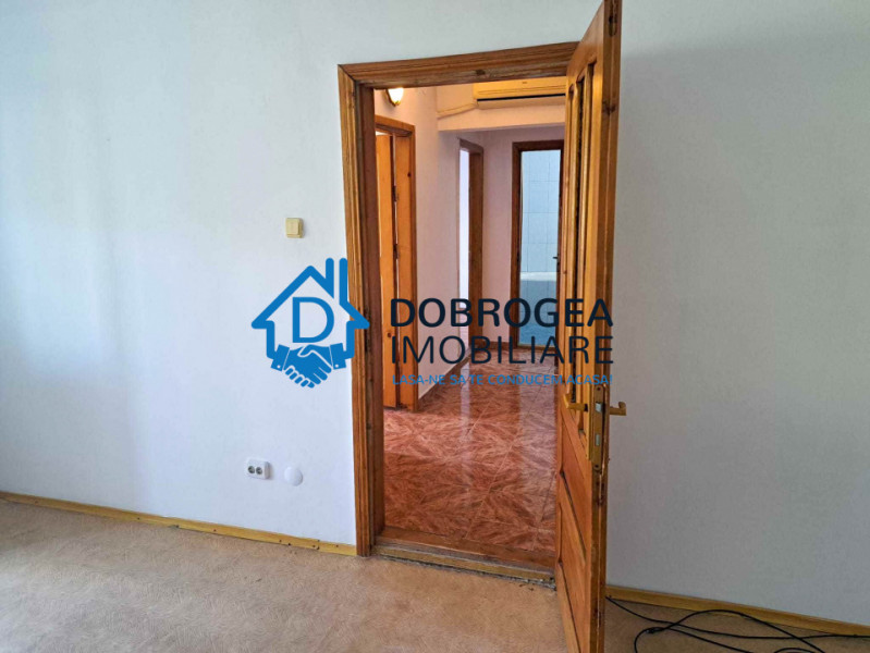 GAVRIOV CORNELIU -2 CAMERE DECOMANDAT, ETAJ 4
