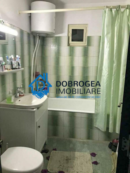 E3  -  2 CAMERE DECOMANDAT, ETAJ 2