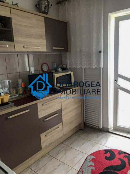 E3  -  2 CAMERE DECOMANDAT, ETAJ 2