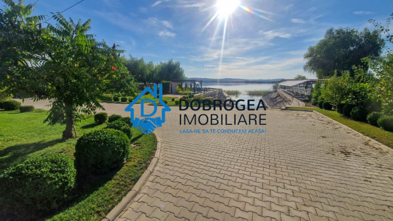 9 MAI - VILA CU VEDERE SI DESCHIDERE   LAC CASLA, PISCINA INTERIOARA