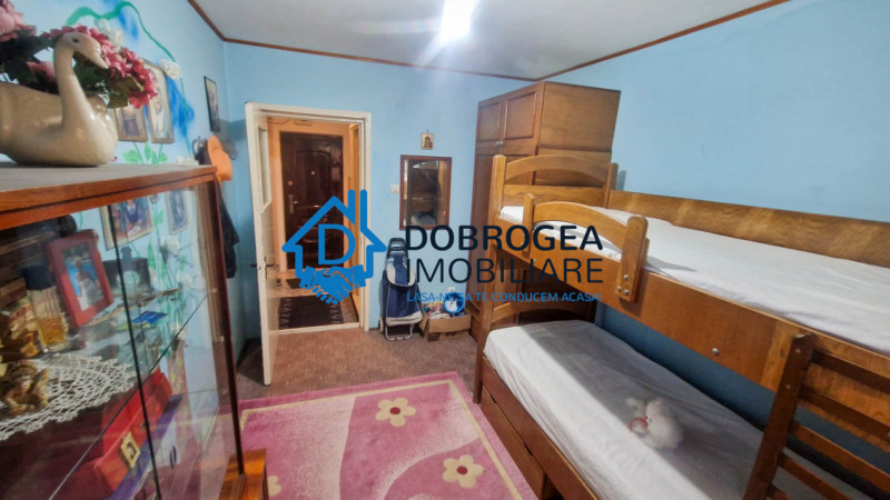 APARTAMENT 3 CAMERE DECOMANDAT, ETAJ 1