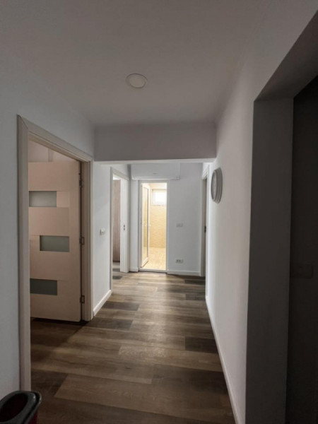  ZONA CENTRALA-3 CAMERE DECOMANDAT ,CENTRALA GAZ-PRIMA INCHIRIERE,TOTUL NOU