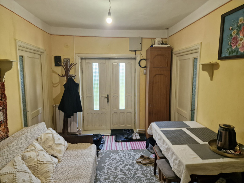 ZONA 23 AUGUST-CASA  4 CAMERE, TEREN 931 MP