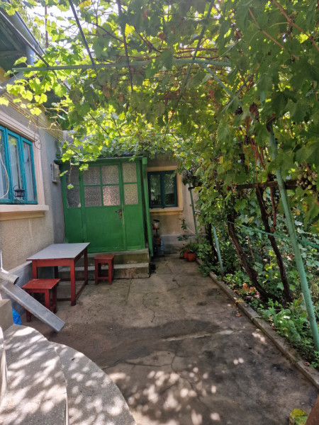 ZONA 23 AUGUST-CASA  4 CAMERE, TEREN 931 MP