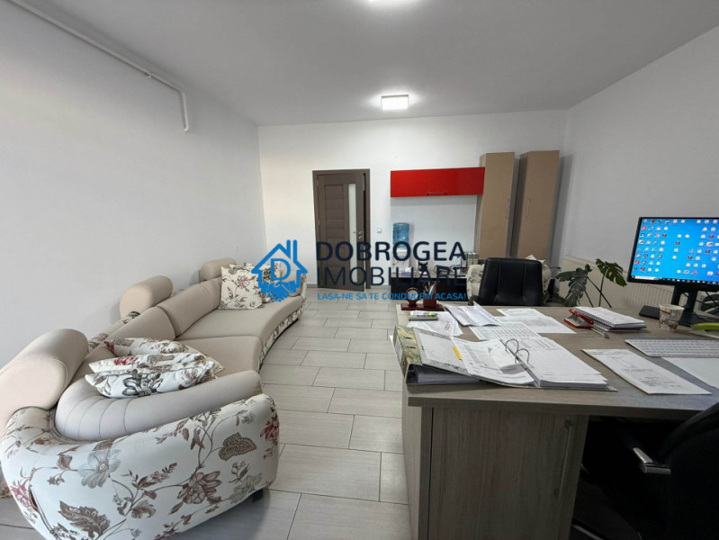 ZONA ROSA - 3 camere, 80 mp, ideal birouri, etaj 2, parcare privata