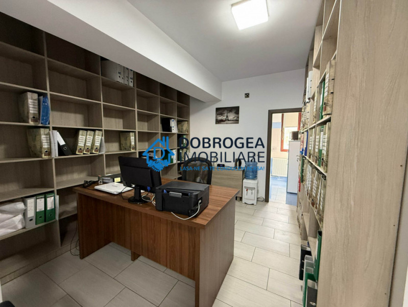 ZONA ROSA - 3 camere, 80 mp, ideal birouri, etaj 2, parcare privata