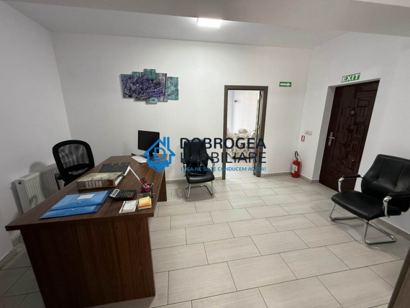 ZONA ROSA - 3 camere, 80 mp, ideal birouri, etaj 2, parcare privata