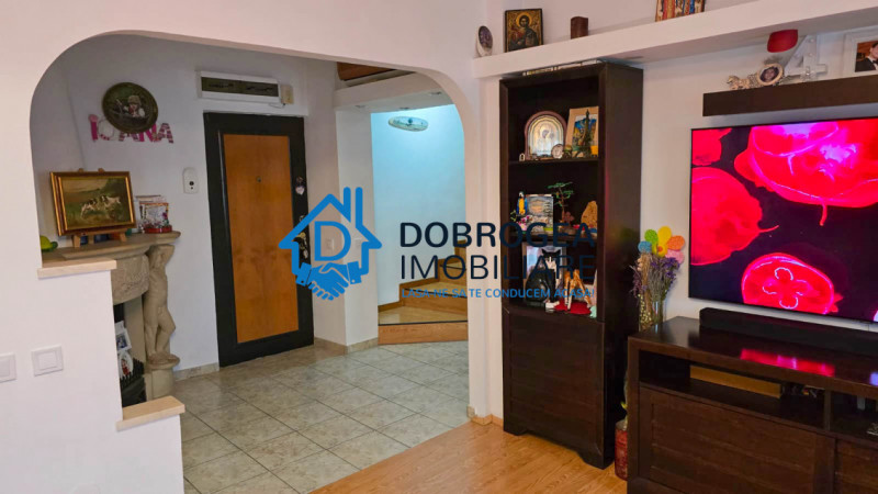 ULTRACENTRAL-DUPLEX 3 CAMERE, MOBILAT SI UTILAT