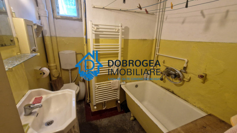 PIATA VECHE- 3 CAMERE,  PARTER ,CENTRALA GAZ