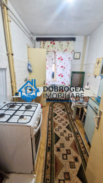 PIATA VECHE- 3 CAMERE,  PARTER ,CENTRALA GAZ