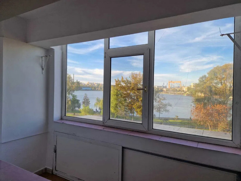 ZONA PELICAN- 2 CAMERE DECOMANDAT,ETAJ 2