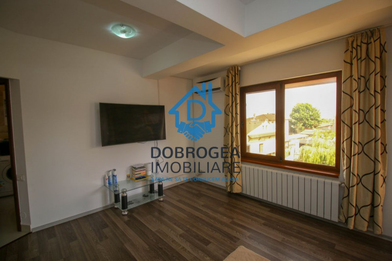 Gloriei, 2 camere, decomandat, mobilat si utilat complet, bloc 2010