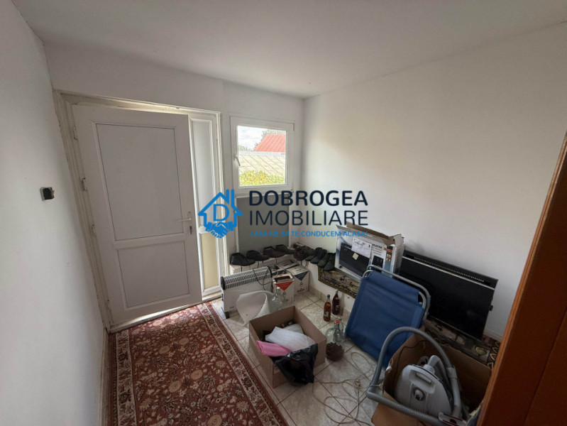 Casa batraneasca 229 mp + teren 675 mp, deschidere stradala 15,8 ml