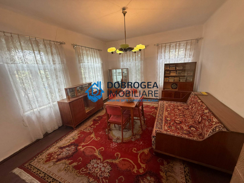 Zona centrala - Casa batraneasca, teren 690 mp
