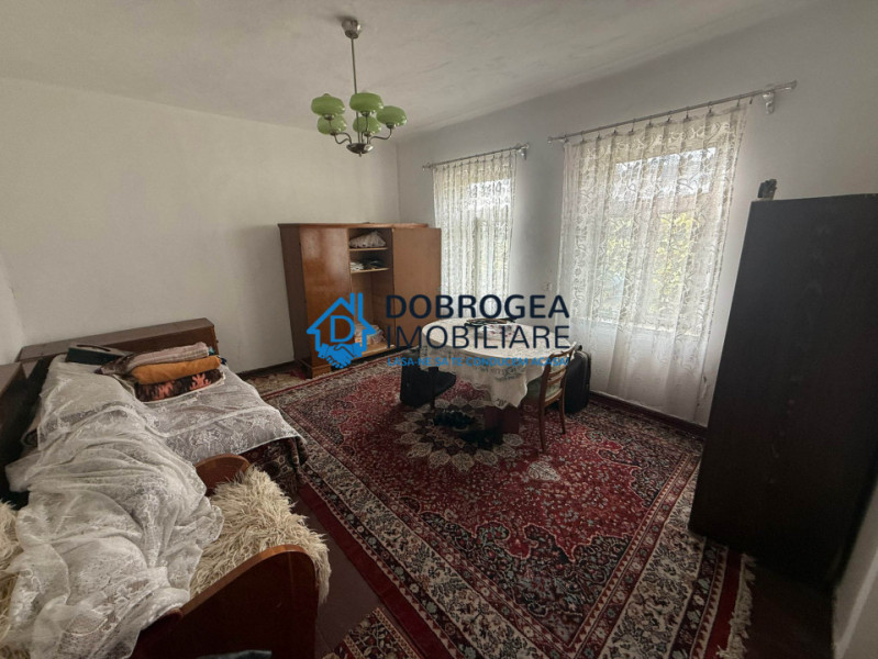 Zona centrala - Casa batraneasca, teren 690 mp