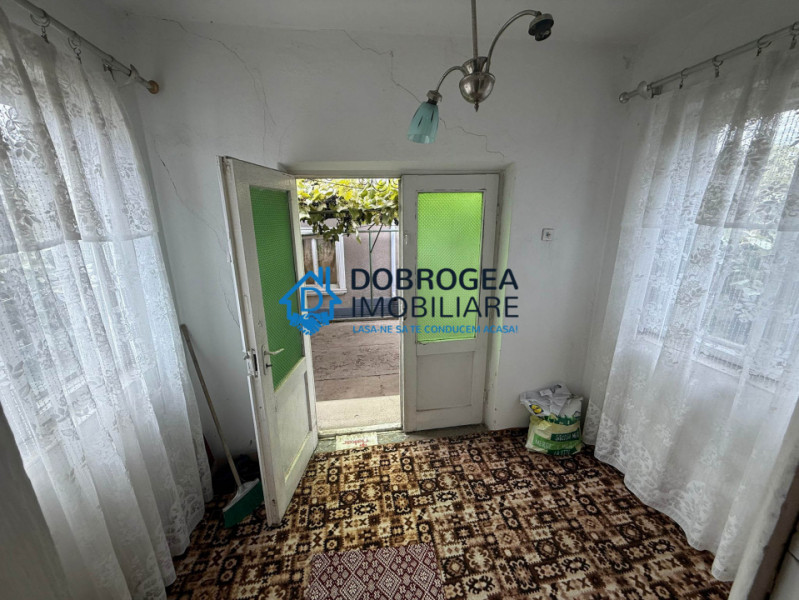Zona centrala - Casa batraneasca, teren 690 mp