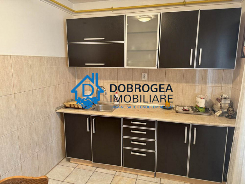 STRADA BABADAG- 3 CAMERE DECOMANDAT ETAJ 3, CENTRALA GAZ