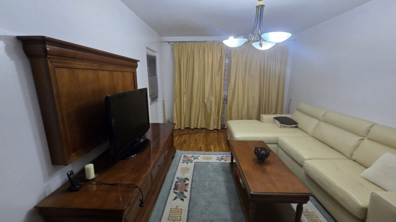 STRADA BABADAG- 3 CAMERE DECOMANDAT ETAJ 3, CENTRALA GAZ