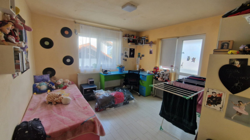 ZONA PACII- CASA D+P+E, 6 CAMERE,TEREN 330 MP