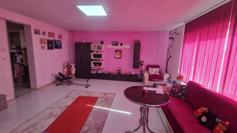 ZONA PACII- CASA D+P+E, 6 CAMERE,TEREN 330 MP