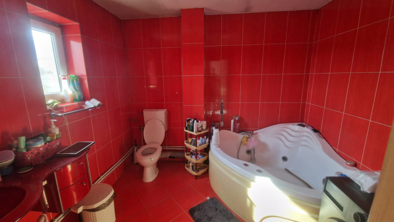 ZONA PACII- CASA D+P+E, 6 CAMERE,TEREN 330 MP
