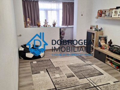 ULTRACENTRAL-2 CAMERE DECOMANDAT  