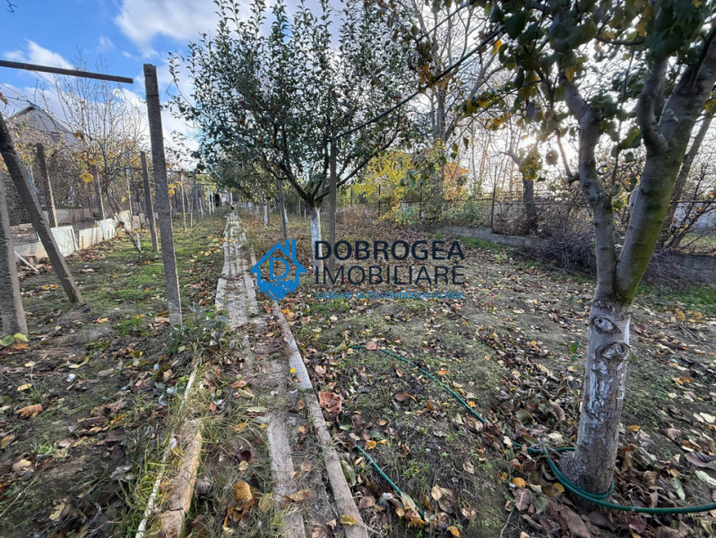 Caslita, casa BCA, iesire la Lac, teren 800 mp