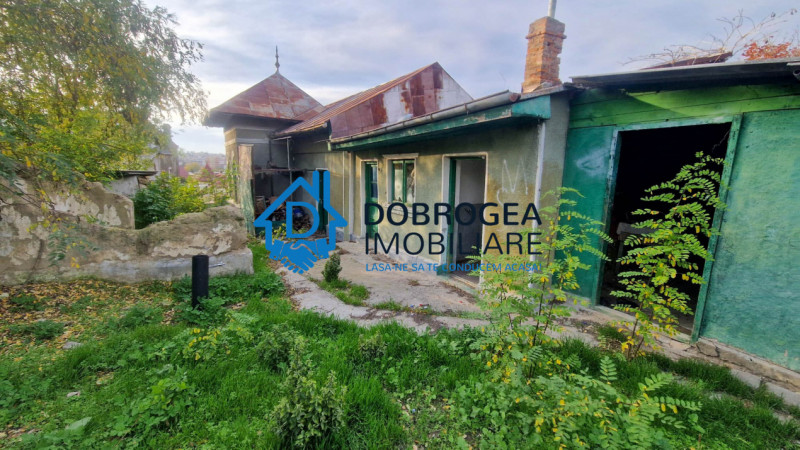 CASA DEMOLABILA ,TEREN 733 MP,  DESCHIDERE STRADALA 11,5 ML