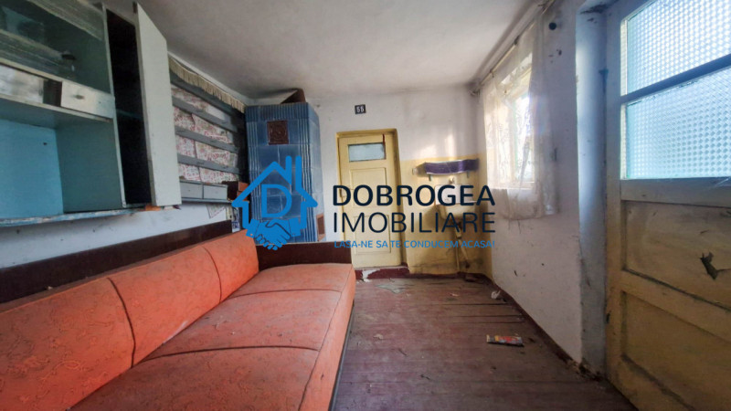 CASA DEMOLABILA ,TEREN 733 MP,  DESCHIDERE STRADALA 11,5 ML