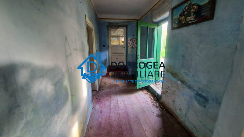 CASA DEMOLABILA ,TEREN 733 MP,  DESCHIDERE STRADALA 11,5 ML