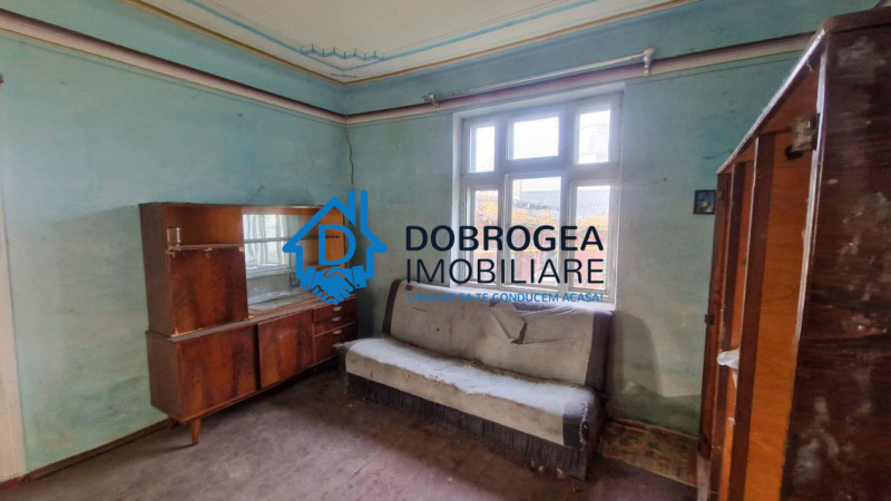 CASA DEMOLABILA ,TEREN 733 MP,  DESCHIDERE STRADALA 11,5 ML