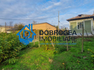 CASA DEMOLABILA ,TEREN 733 MP,  DESCHIDERE STRADALA 11,5 ML
