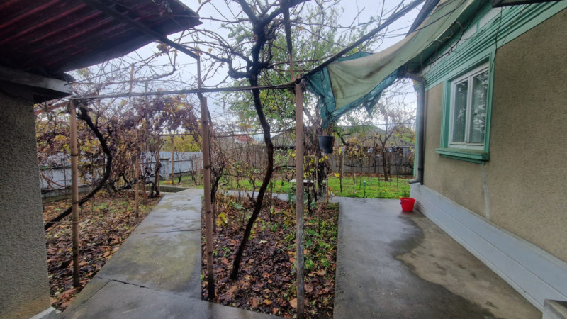 CASA 4 CAMERE , SUPRAFATA TOTALA 80 MP , TEREREN 355 MP, DESCHIDERE  17,5 ML