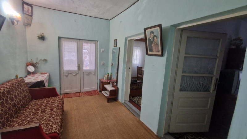 CASA 4 CAMERE , SUPRAFATA TOTALA 80 MP , TEREREN 355 MP, DESCHIDERE  17,5 ML