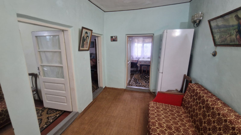 CASA 4 CAMERE , SUPRAFATA TOTALA 80 MP , TEREREN 355 MP, DESCHIDERE  17,5 ML