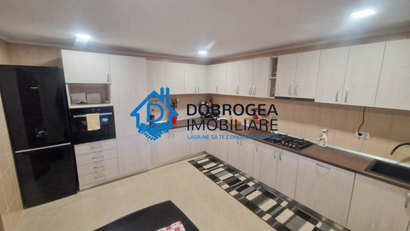 APARTAMENT 4 CAMERE  -  SUPRAFATA 180 MP+TERASA 30 MP 