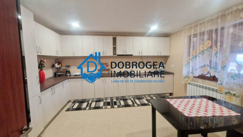 APARTAMENT 4 CAMERE  -  SUPRAFATA 180 MP+TERASA 30 MP 